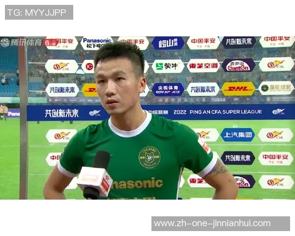 足球擦网瞬间的精彩与遗憾解析，如何影响比赛结果与球员心态